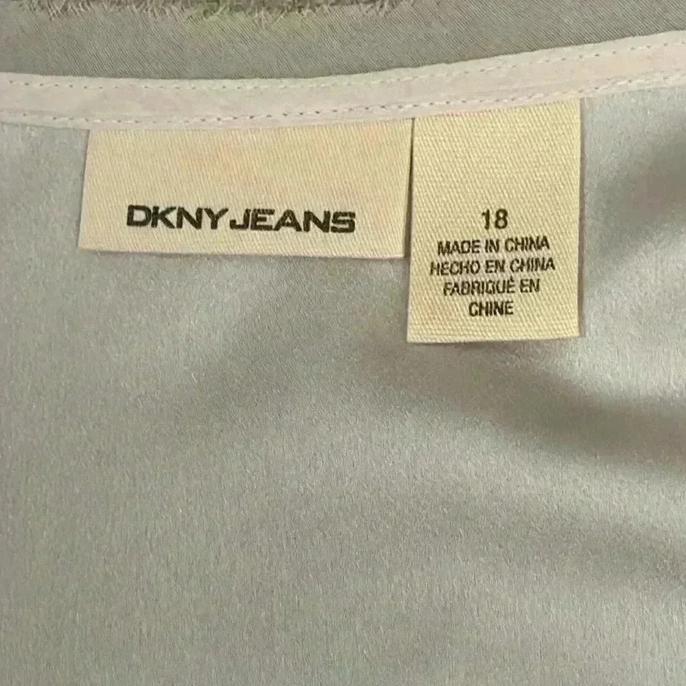 DKNY size 18 blush colored embellished sleeveless blouse, NWT - Picture 3 of 5